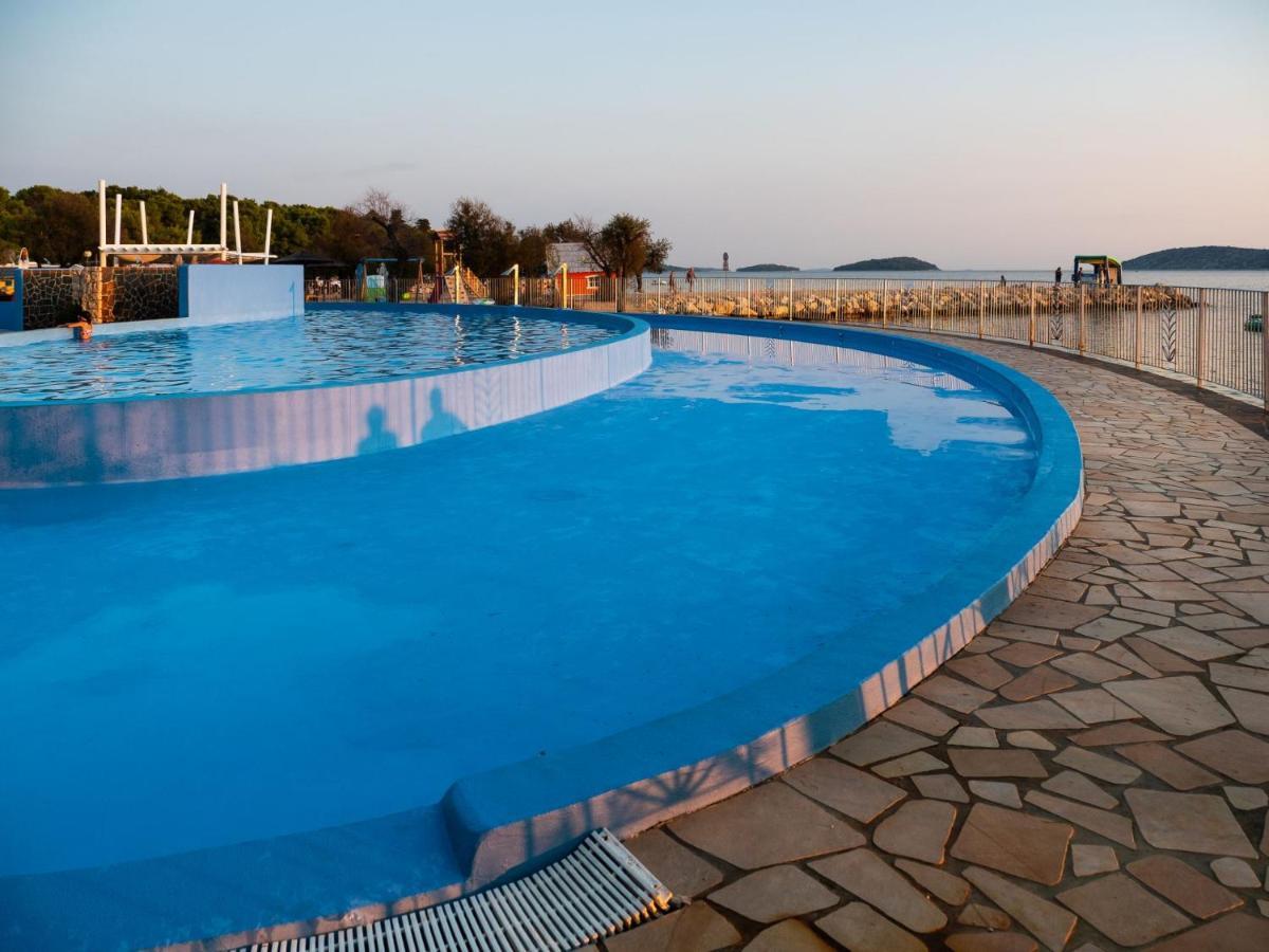 Mediteran Travel Mobile Homes Solaris Brodarica  Exterior photo